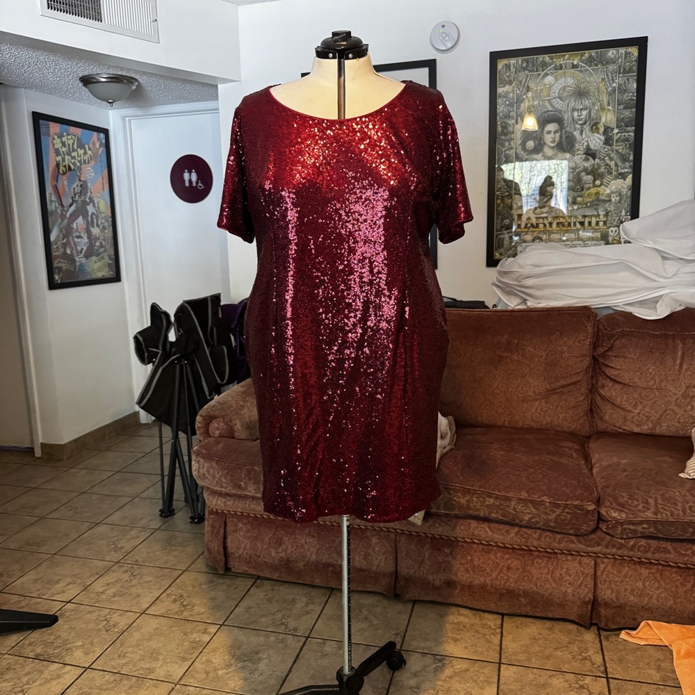 Elegant Sequin Mini Dress in Burgundy
